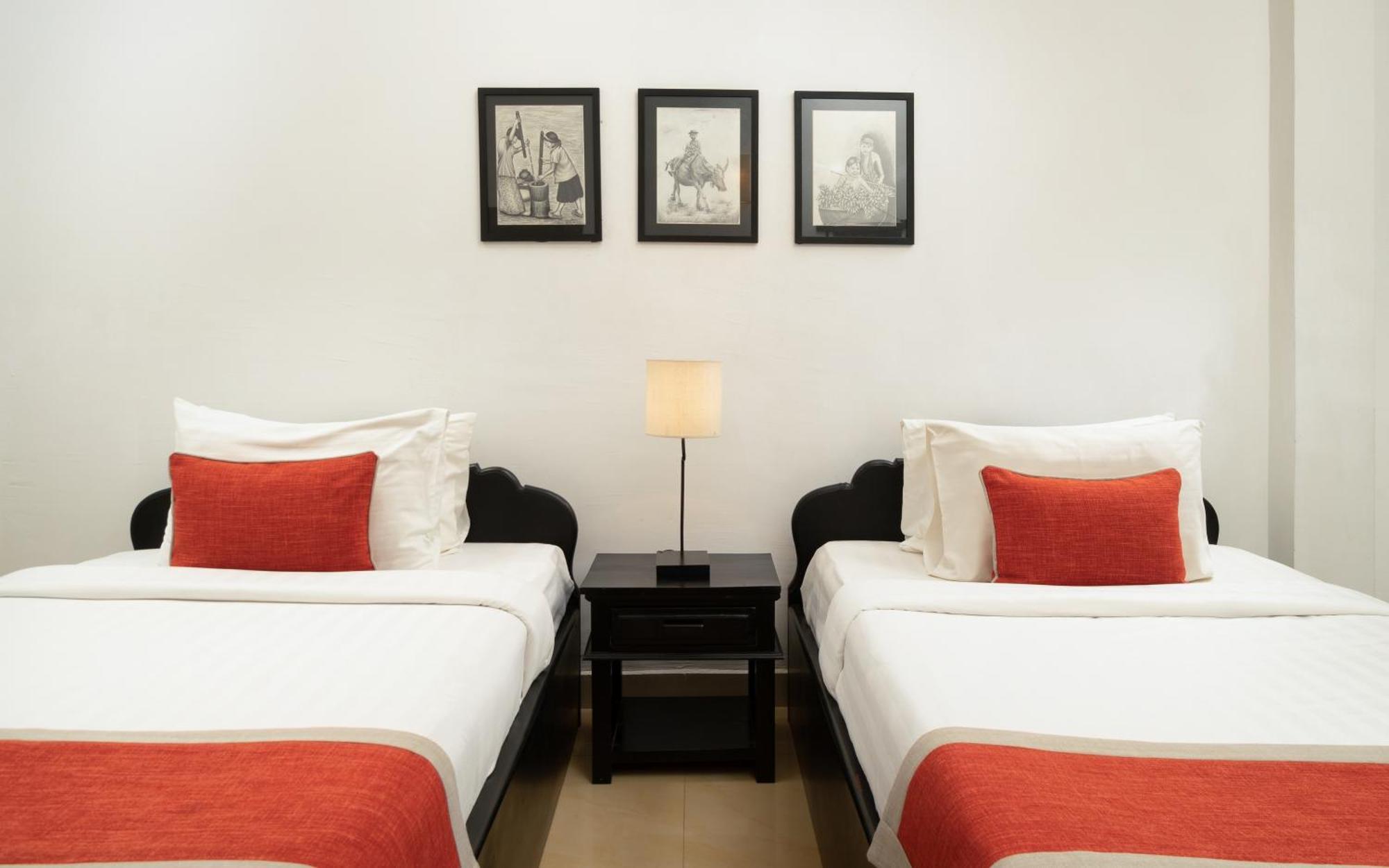 People By The Community Hotel 4*