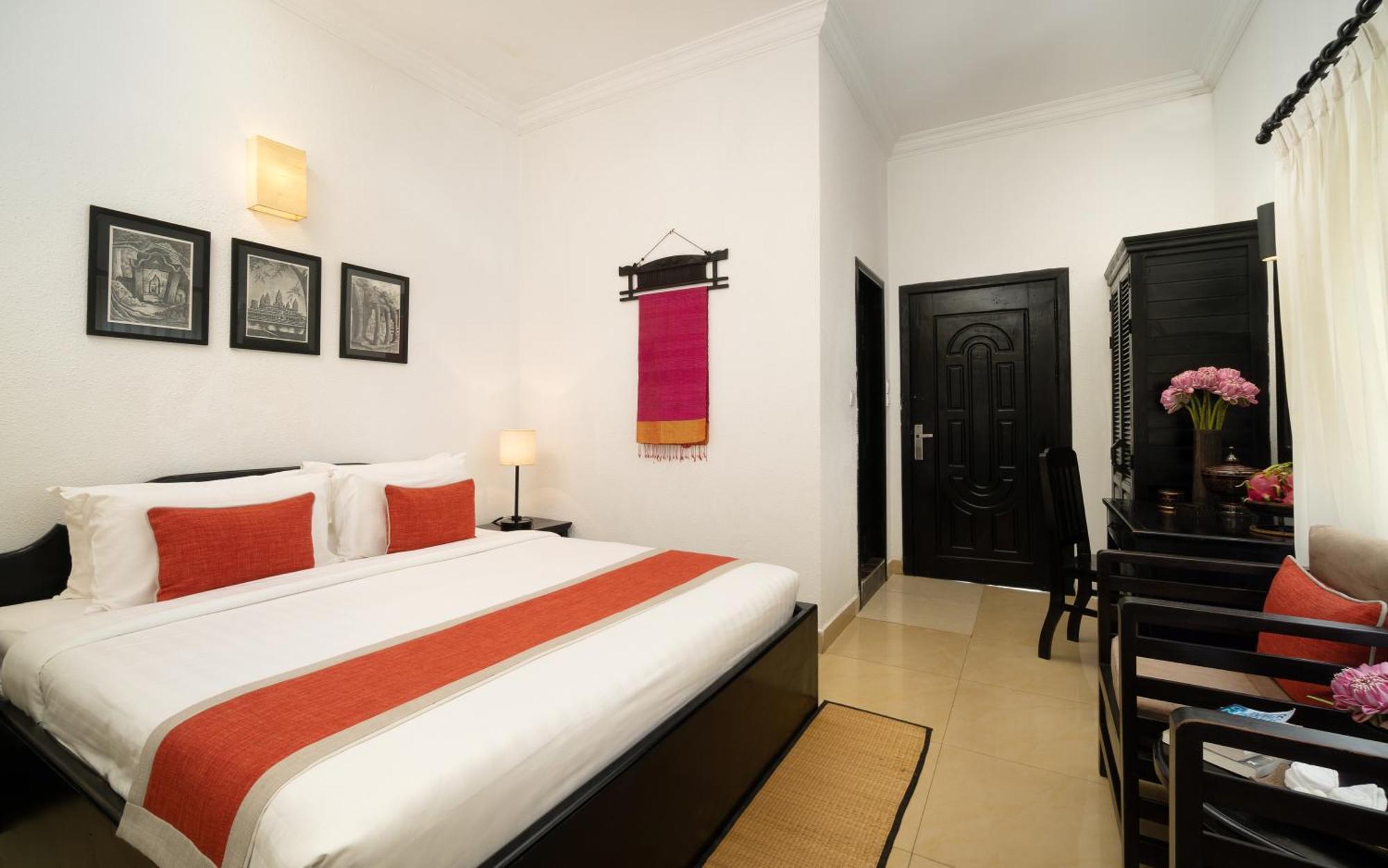 Hotel People By The Community Siem Reap