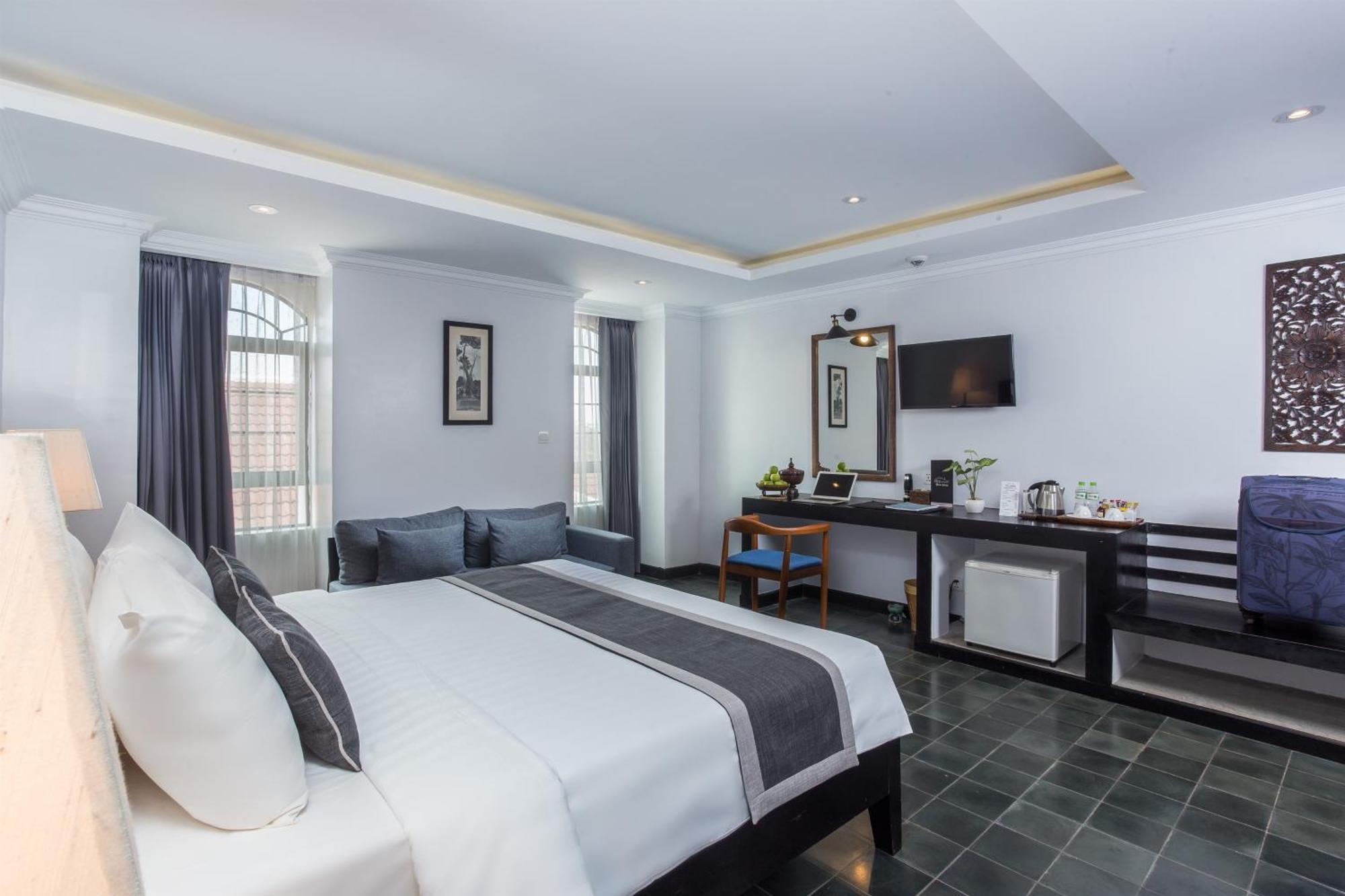 People By The Community Hotel 4*