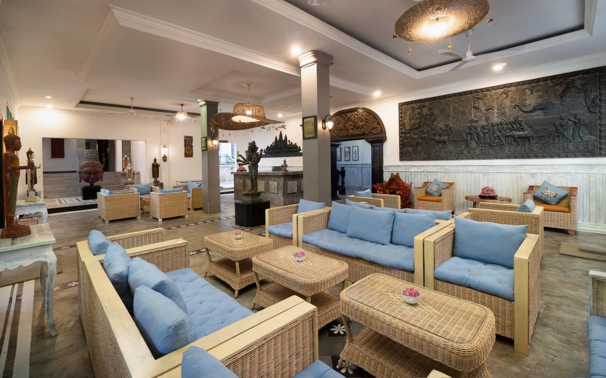 People By The Community Hotel 4*